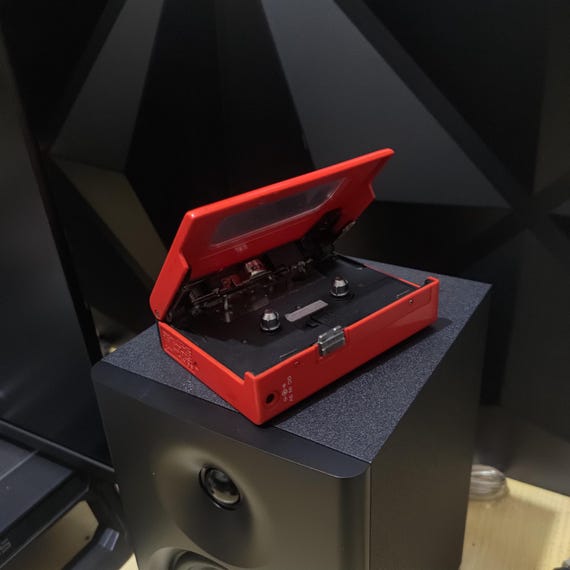 カセットテーププレーヤー：ソニー ウォークマン WM-2 レッド