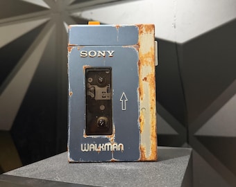 カセットテーププレーヤー：ソニー ウォークマン TPS-L2 初代