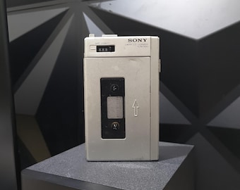 1979年製ソニーTPS-L2ウォークマン、オリジナルケース付き、完璧に動作