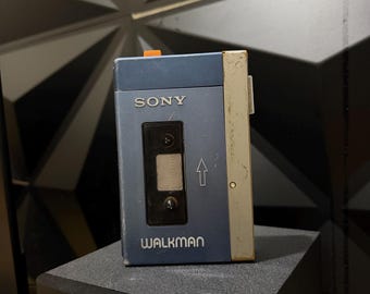 カセットテーププレーヤー：ソニー ウォークマン TPS-L2 初代