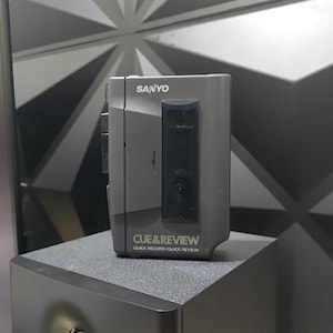 サンヨー ウォークマン カセットテーププレーヤー M-1019