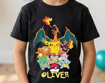 Camiseta de cumpleaños de Pokémon, camiseta de Pokémon con nombre personalizado, camiseta infantil de Pikachu y Charizard, camiseta personalizada para fiesta de Pokémon, regalo de Pokémon para niño o niña.