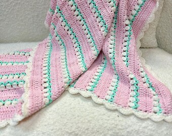 Handmade Crochet Baby Blanket: Tulip Pattern, Wool/Cotton Throw (40x40")