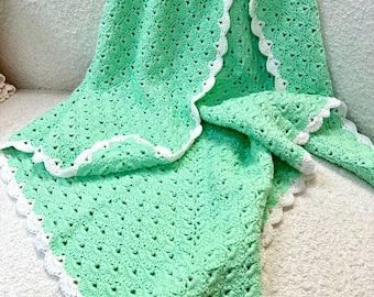 Handmade Crochet Baby Blanket: Green Shell Stitch Cotton Blend