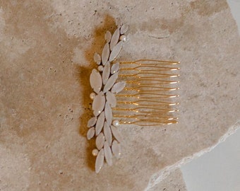 ZURI // Raw Crystal & Pearl Comb // 2022