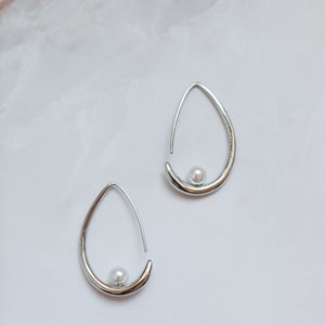 JORDYN earrings / pearl hoop earring / minimalist bridal earrings / Ships in 2 DAYS image 3