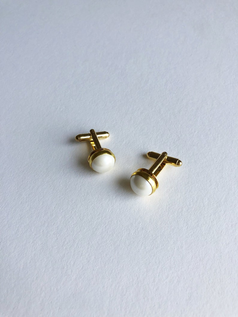 Ziggy // Pearl Wedding Day Cuff Links image 2