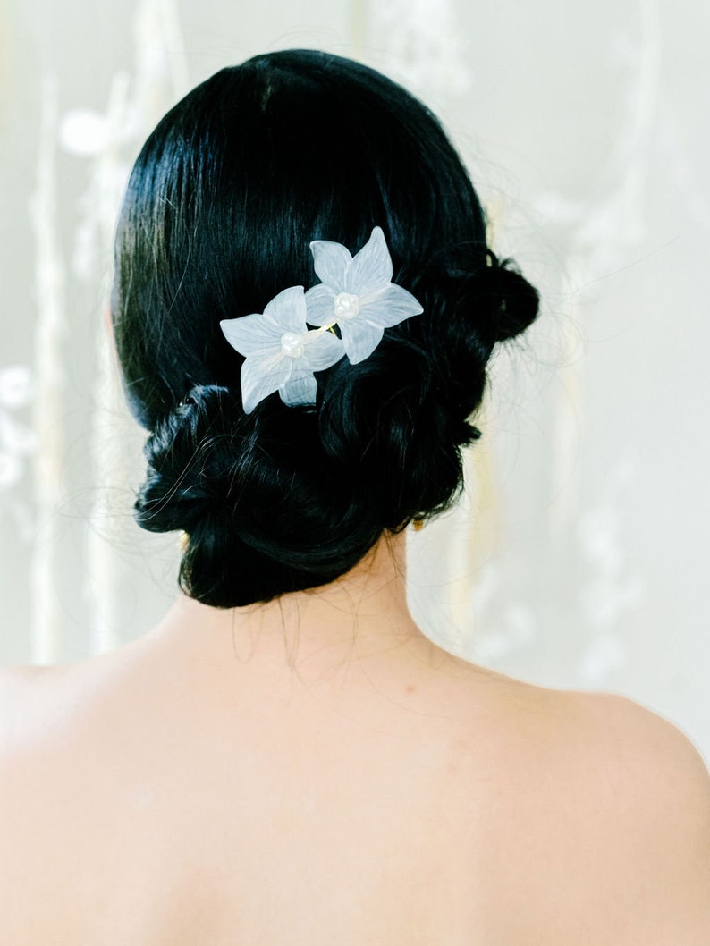 Bardot Comb: resin florals with pearl detailing image 2