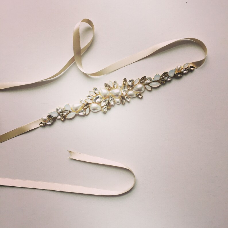 Romantic pearl and crystal beaded wedding belt Lane image 1