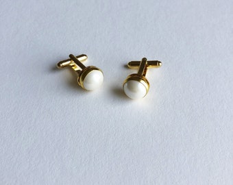 Ziggy // Pearl Wedding Day Cuff Links