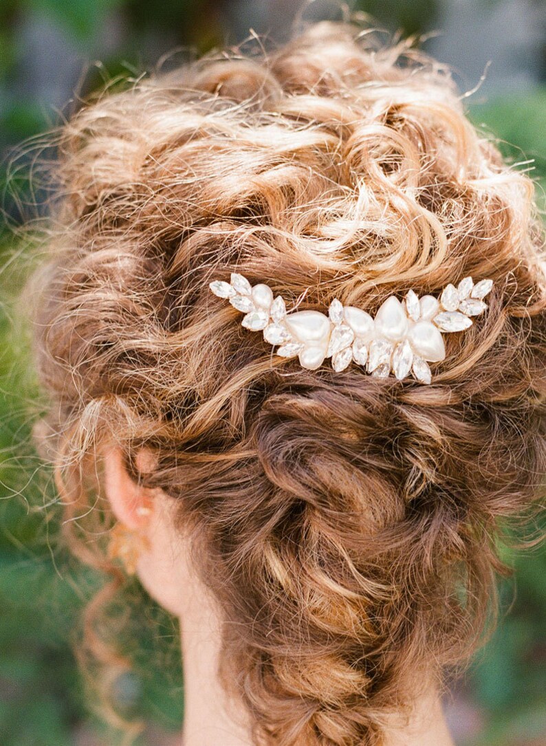 Marlow : Asymmetric romantic pearl & crystal hair comb / Vintage Glam image 2