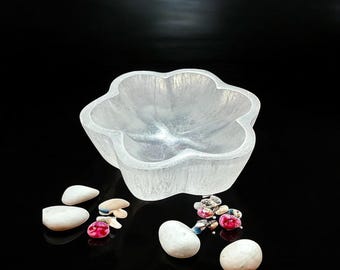 Selenite Flower Shape Bowl Crystal Holder Dish Charge Crystals Healing Meditation Reiki Bowl Home Decoration Gifts