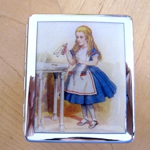 Alice In Wonderland Drink Me 7 Day Pill Box With Mirror