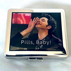 Pastillero divertido de 7 días con espejo de Pills Baby imagen 1