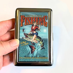 Estuche para cigarrillos, tarjetero o billetera divertido con diseño de pin up de pesca