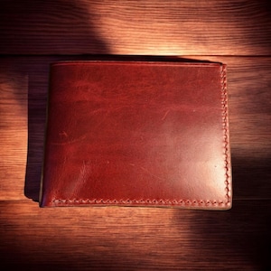 Cartera plegable de piel italiana hecha a mano: compacta, elegante y cosida a mano. Regalo de cumpleaños.