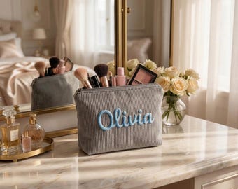 Borsa per il trucco in velluto a coste personalizzata con nome in ciniglia, regali di San Valentino, regali per damigelle d'onore, borsa da toilette personalizzata