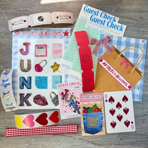 JUNK Journal Kit-bundel, vinylstickervel van 4 x 6, grote sticker, lint, holografische stickers, strik- en hartstickers, speelkaart en meer