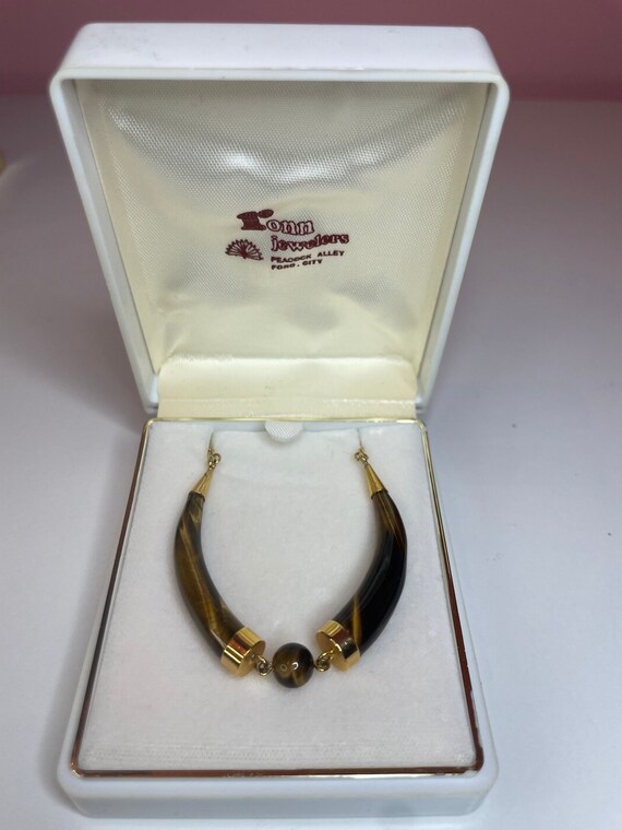 Vintage gold tone and faux tiger eye necklace - image 9