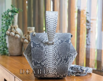 Luxury Python Skin Bucket Bag: Genuine Snakeskin Crossbody Handbag