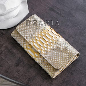 Cartera de lujo dorada de piel de pitón para mujer - Cartera con solapa larga de piel de serpiente - Cartera minimalista de piel exótica para mujer