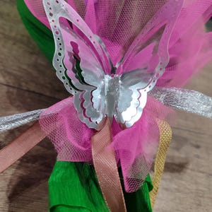 Bouquet di carta crespa viola.