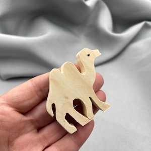 Sagoma di cammello in legno non verniciato, animaletto fai da te naturale, piccola figura di cammello in legno rustico, piccoli progetti in legno per bambini
