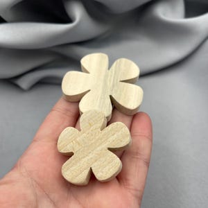 Margherita di legno pronta da dipingere, forma artigianale non finita, ritaglio di legno non verniciato, decorazione floreale primaverile, decorazione da parete per stanze vuote, fiore per progetto fai da te