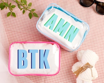 Bolsa de piscina con monograma de sombra, bolsa de maquillaje y cosméticos personalizada para dama de honor, bolsa de aseo impermeable TSA, regalo de despedida de soltera, recuerdo de despedida de soltera