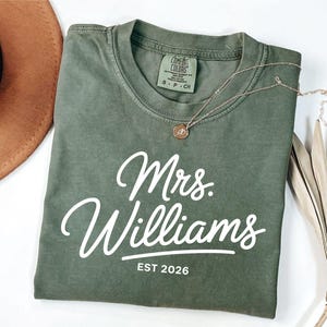 Comfort Colors Personalized Mrs Shirt, Custom Mrs Shirt, Mrs Last Name Shirt, Bride Tee, Bachelorette Party Gift, Bridal Shower Shirt