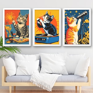 3 Teiliges Wand Kunst Set - Retro Katze Poster Kollektion | Niedliche Katzenbild, Vinyl DJ Katze, Astronomie Katze | Buntes Pop Art Dekor für Katzenliebhaber