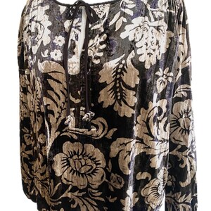 Blusa de terciopelo arrugado brillante de Anthropologie, talla mediana imagen 3