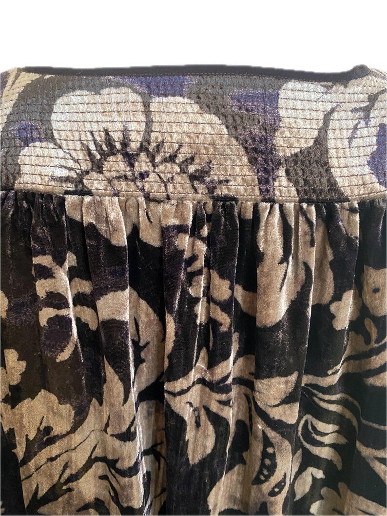 Blusa de terciopelo arrugado brillante de Anthropologie, talla mediana imagen 9