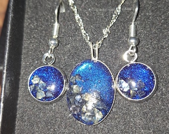 Conjunto de collar y pendientes de resina azul zafiro: plata de ley 925