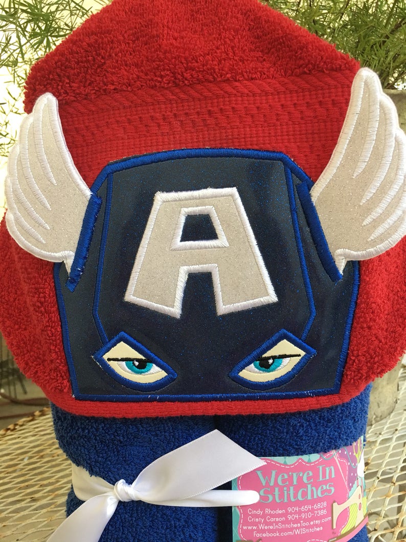 beach towel Captain America gift bath towel pool towel children/'s gift Captain America hooded towel appliqued towel Super hero towel
