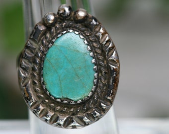 Sterling and Turquoise Ring - Vintage Southwestern Design