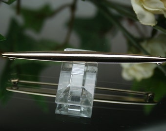 Vintage 10k Yellow Gold Bar Pin: Simple Navette Brooch