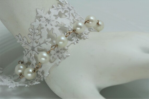 Vintage 14k YG Wire and Off White Pearl Bracelet - image 4