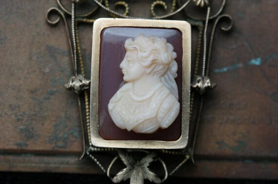 Antique 10k  and Stone Cameo Pendant - Victorian - image 5