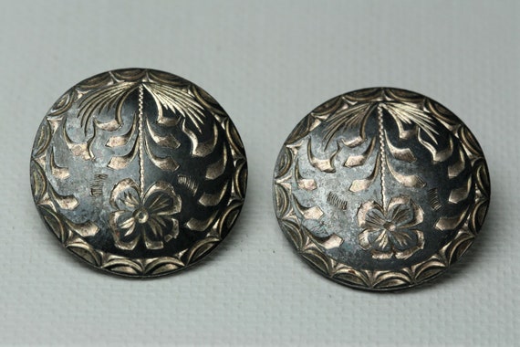 Vintage Sterling Decorative Engraved Clip Earring… - image 2
