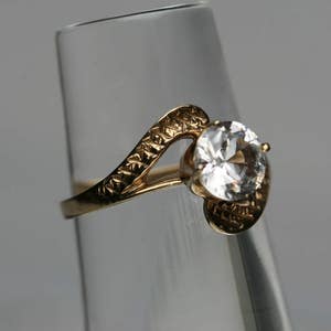 Vintage 10k Yellow Gold and Clear Topaz Ring - Small Size