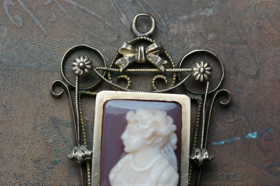 Antique 10k  and Stone Cameo Pendant - Victorian - image 4