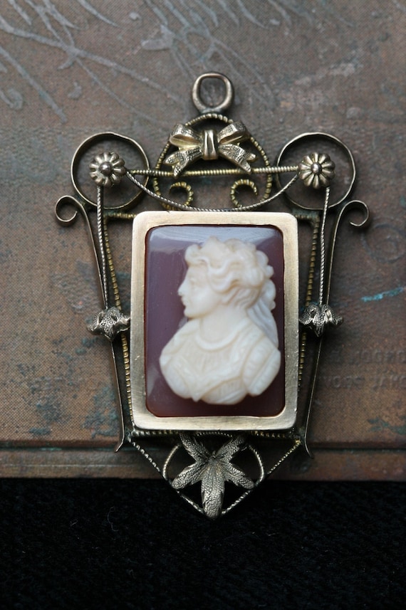 Antique 10k  and Stone Cameo Pendant - Victorian - image 1