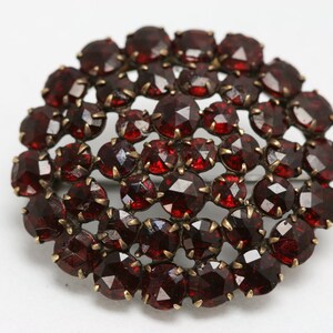 Vintage Gold Tone Metal and Garnet Colored Glass Stone Brooch