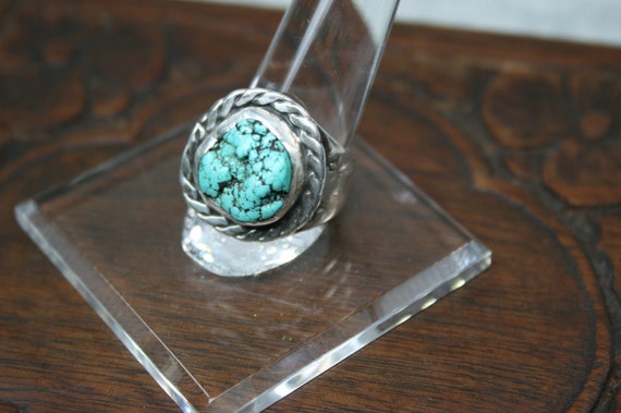 Vintage Sterling and Turquoise Ring - image 3