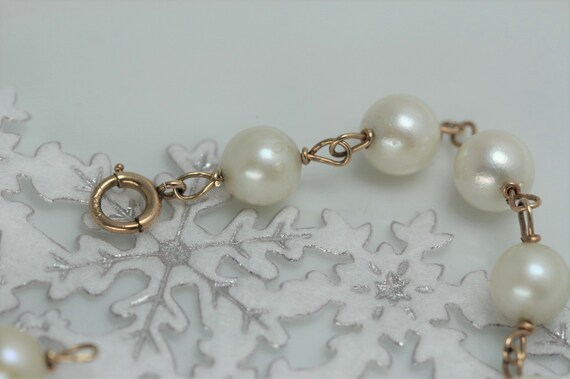 Vintage 14k YG Wire and Off White Pearl Bracelet - image 2