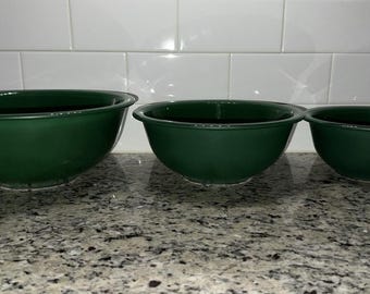 Vintage Pyrex Nesting Mixing Bowls 322 323 325 Green Clear Bottom - Set of 3