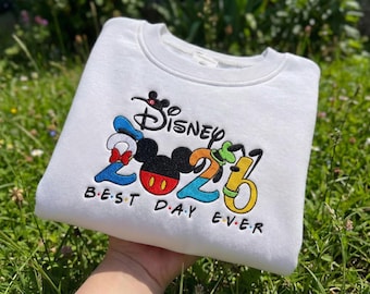 Broderad Disney 2026 tröja, Disneys tröja med "Bästa dagen någonsin", broderad huvtröja med "Bästa dagen någonsin", Disneys tröja med "Bästa dagen någonsin" 2026