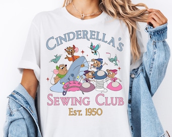 Chemise Sewing Club Est 1950 de Disney Cendrillon, chemise Cendrillon, t-shirt Disneyworld, chemise princesse, chemise vacances Disney, t-shirt Magic Kingdom