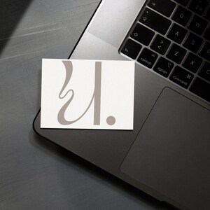 Ästhetisches englisches Alphabet druckbare Karten - minimalistische moderne Ein-Buchstaben-Vielseitige Karten für Werkstätten, Geschenke, Dekor, Lernen, Spiele
